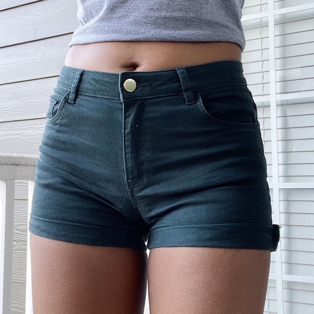 Mid-rise H&M Shorts | Size 6